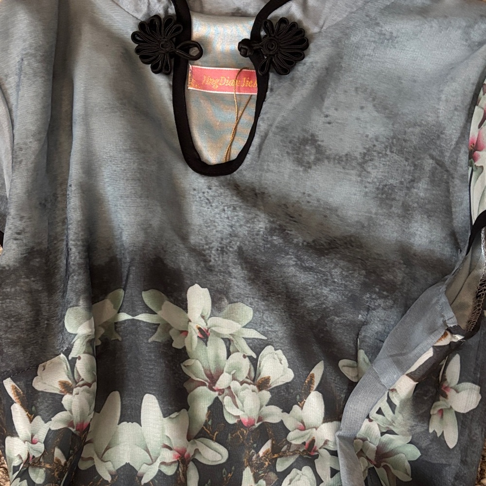 Charming Floral Kids Dress in Gray - Picture 3 of 3